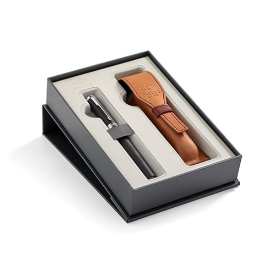 Imagem de CONJUNTO PARKER INGENUITY CANETA TINTA PERMANENTE PRETA CT + ESTOJO (2018978)